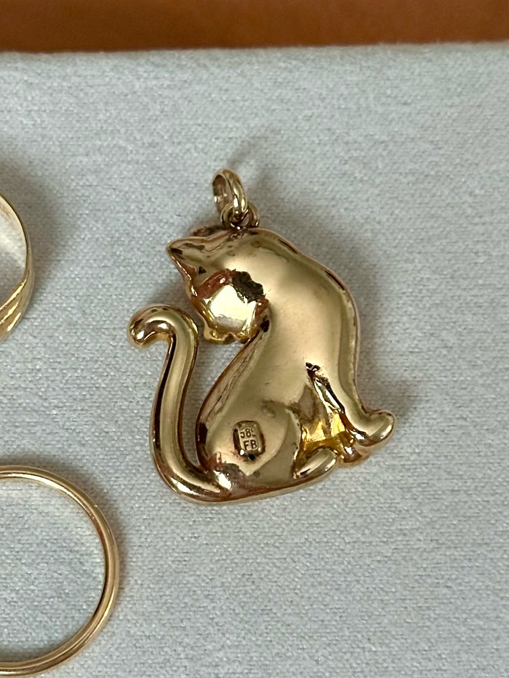 14k Gold Cat 1.25” Charm Pendant 3 Grams 585 - Picture 2 of 11